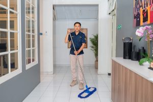 Read more about the article Jasa Office Boy Profesional di Kota Surabaya dan Sekitarnya
