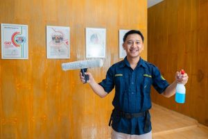 Read more about the article Apa Perbedaan Office Boy dan Cleaning Service?